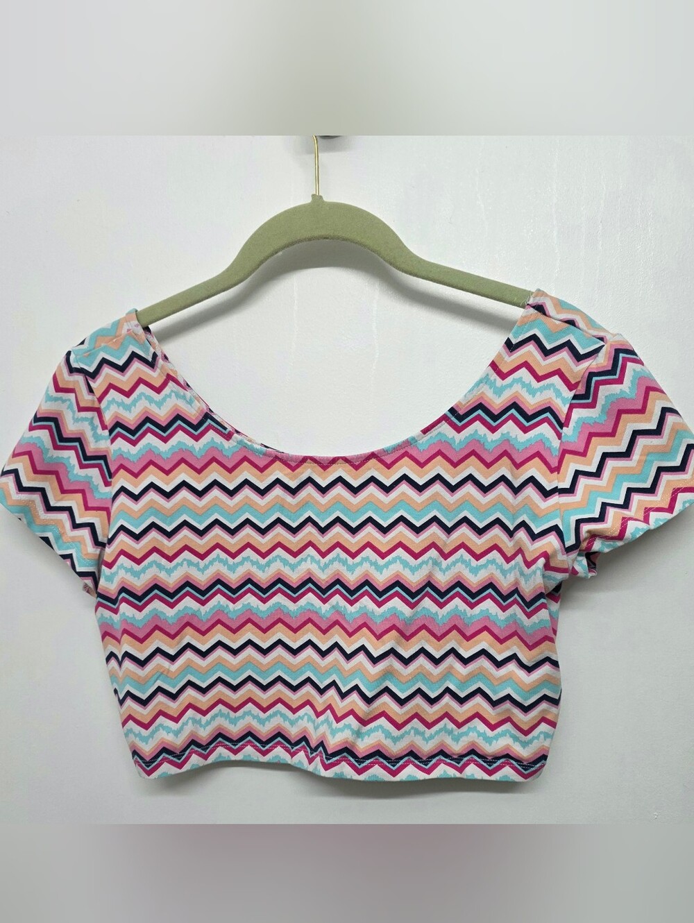 Divided Multicolor Chevron Scoop Crop Top